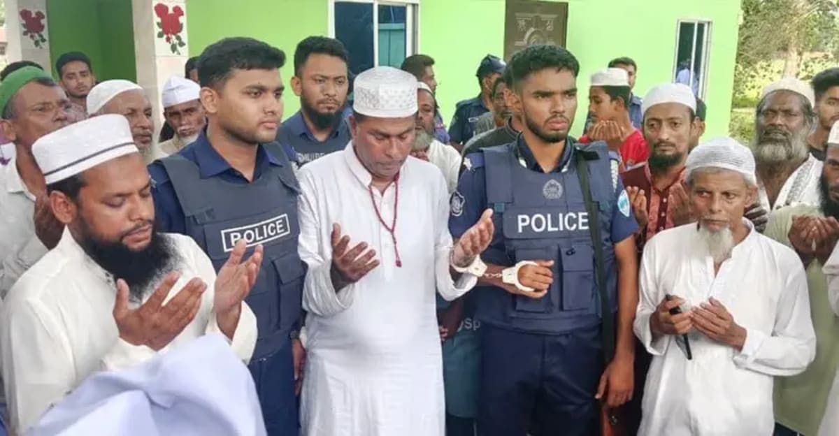 মায়ের জানাজায় অংশ নিতে ৫ ঘণ্টার প্যারোলে মুক্তি পেলেন আখাউড়ার নিষিদ্ধ স্বেচ্ছাসেবক লীগ নেতা শাহ আলম